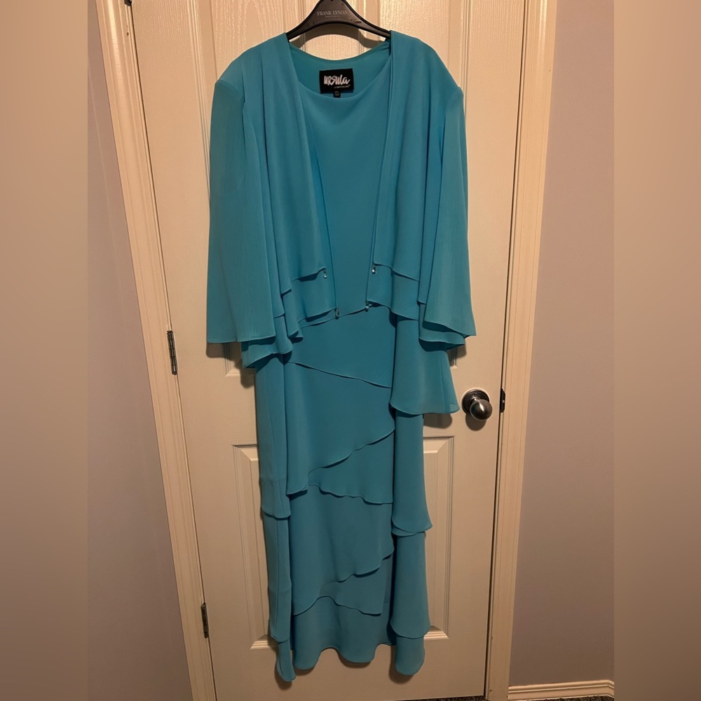 Formal ‘Mother of the Bride/Groom’ Dress with Matching Shawl - Size 18W